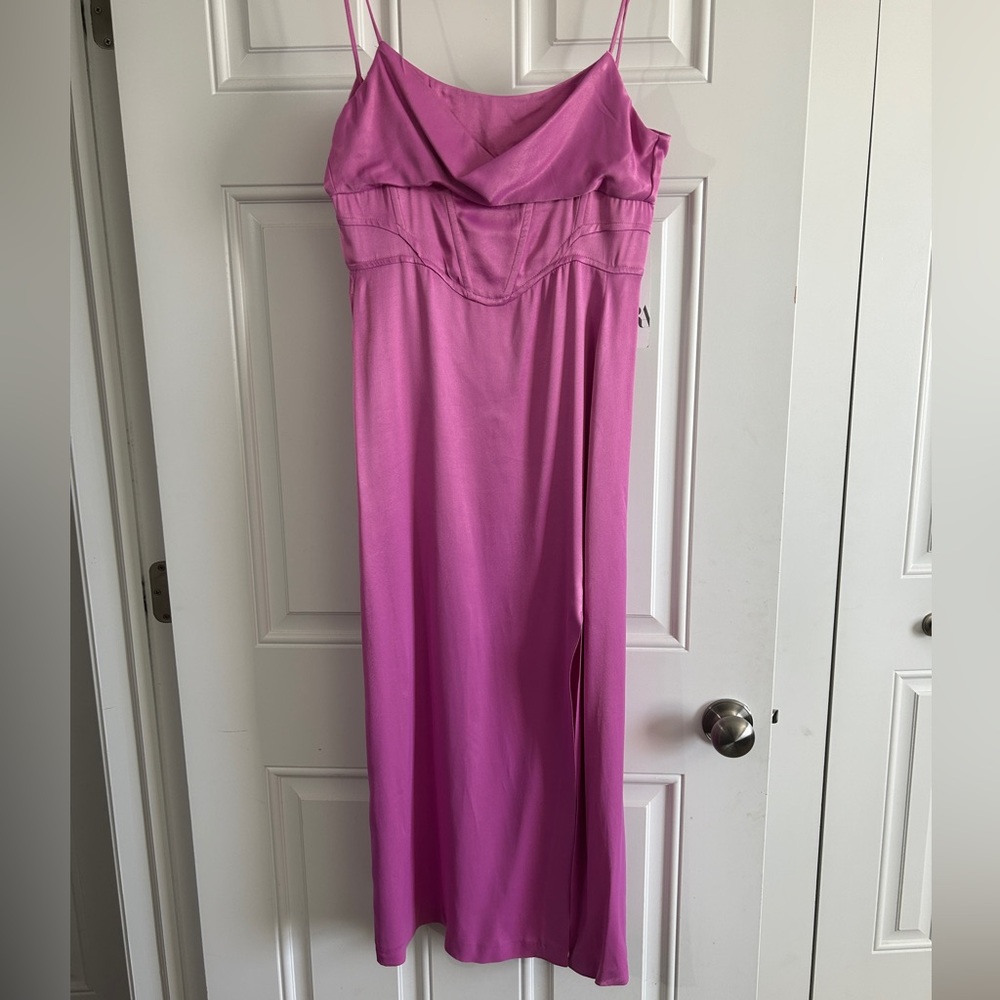 Hello all! I am selling this Zara dress I purchased a couple months ago.